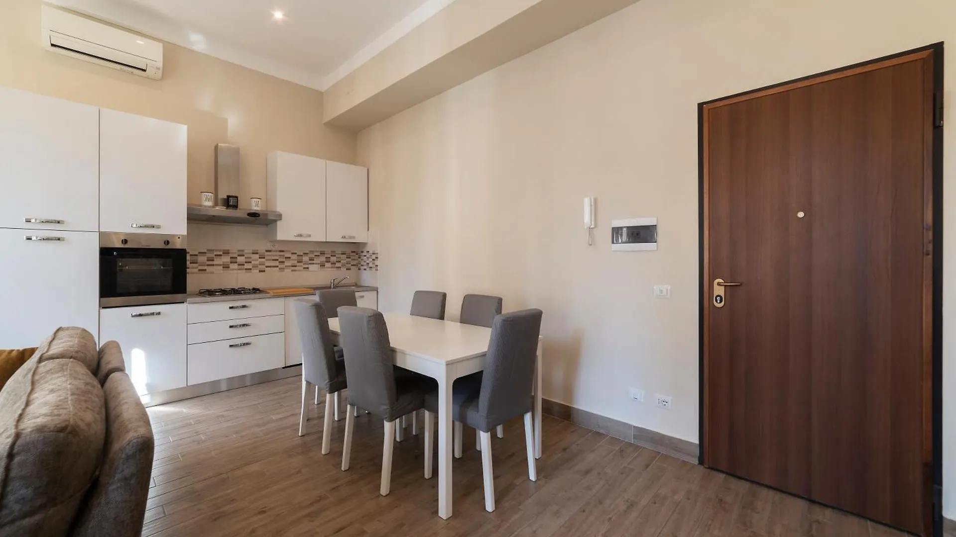Hospitalityrome Luminoso Appartamento 0*, Rome