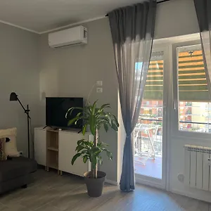 Tiburtina Flam Apartment