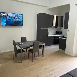 Ampio Bilocale Zona Navigli Apartment Milan